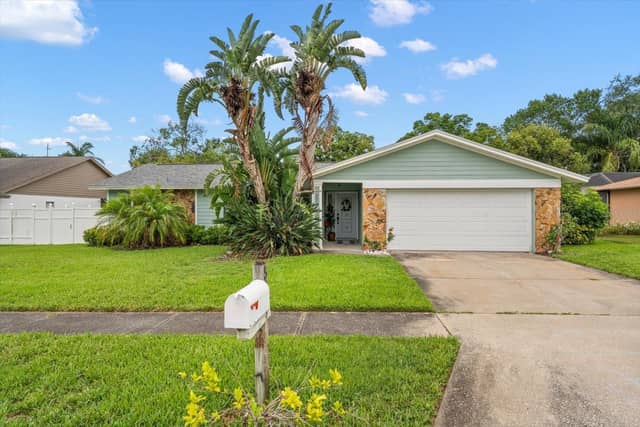 521 MERAVAN DR photo