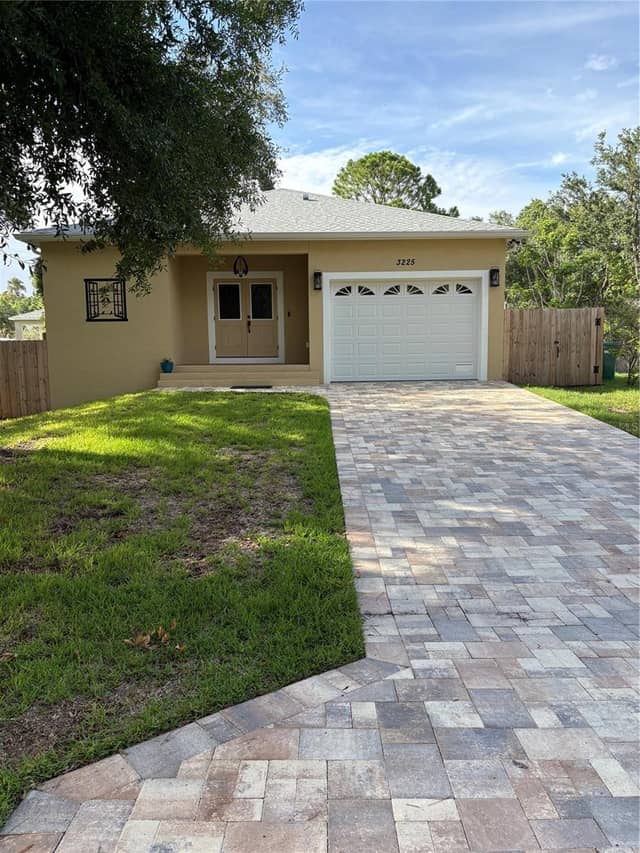3225 LAUREL AVE photo
