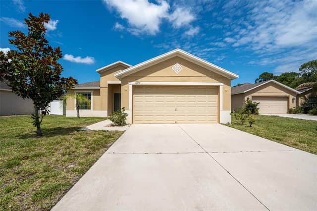 18591 BRIAR OAKS DR photo