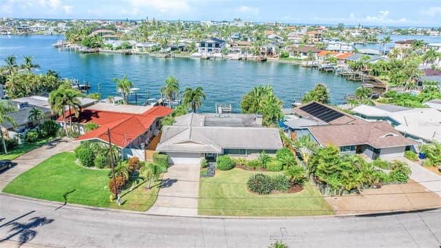 513 HARBOR DR N photo