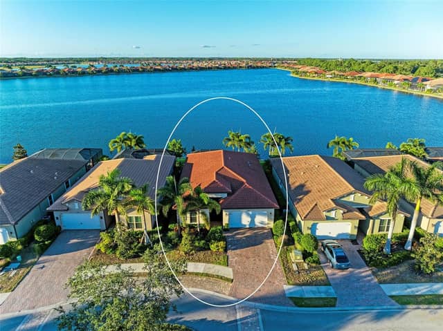 228 MARAVIYA BLVD photo