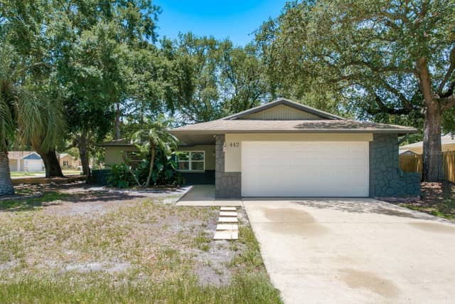 442 EVERGREEN DR photo