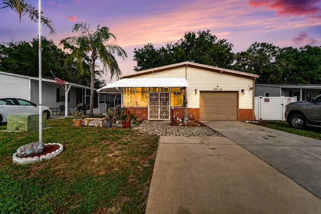 38030 LAWANDA LOOP photo