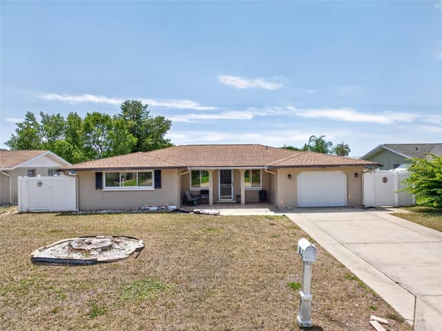 10237 OAK HILL DR photo