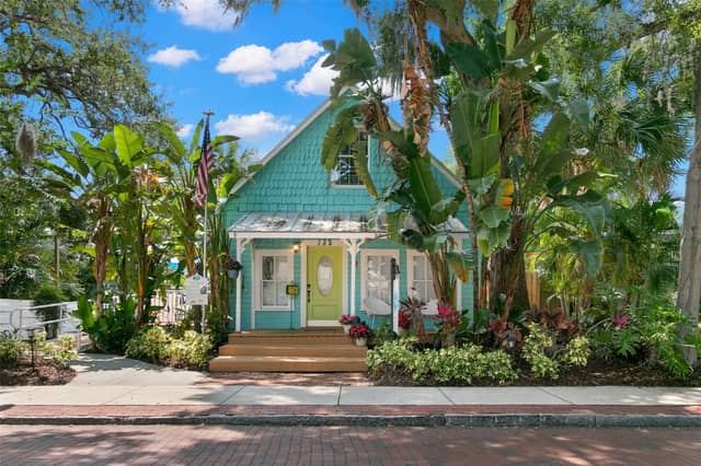 135 4TH AVE N photo
