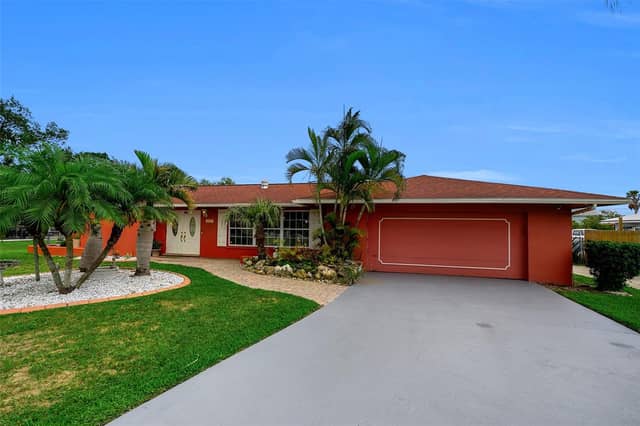 332 SHORE DR photo