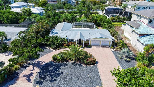602 BUTTONWOOD DR photo