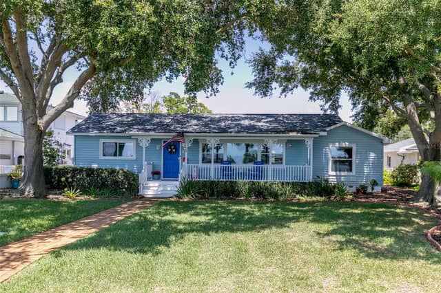 110 SUNSET DR S photo