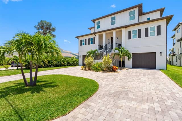 16025 REDINGTON DR photo