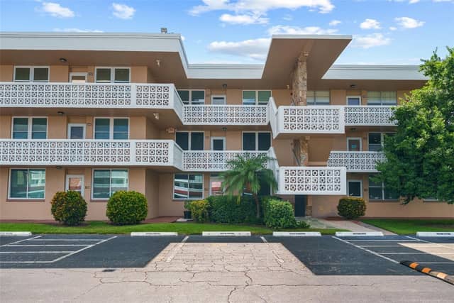 5095 BAY ST NE #114 photo