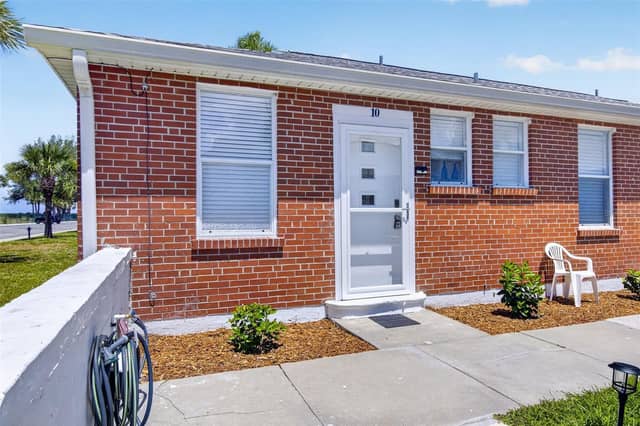 908 VILLAS DR #10 photo