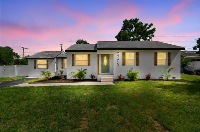 2102 W FERRIS AVE photo
