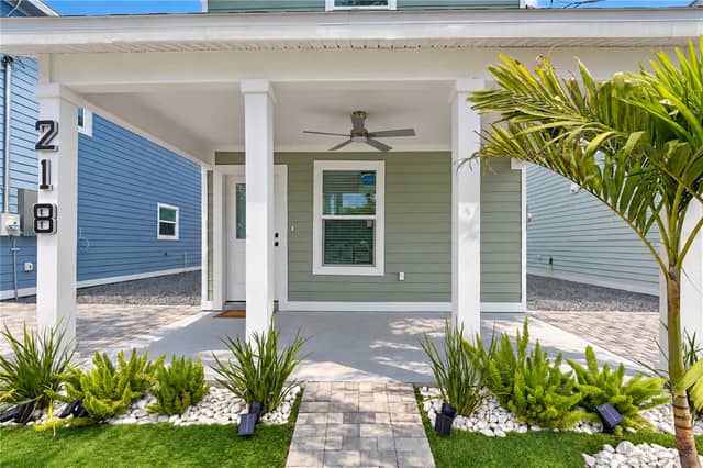218 8TH AVENUE DR W photo