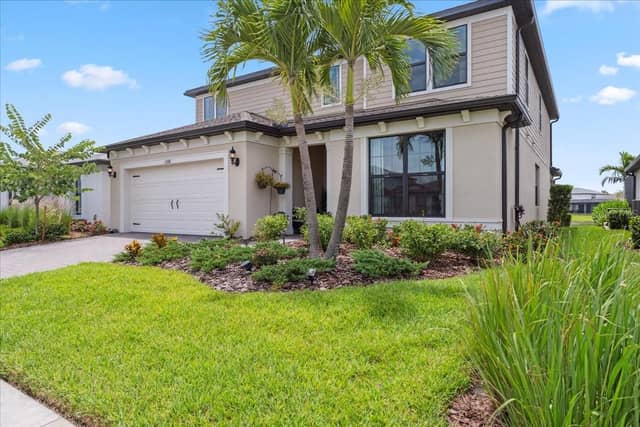 2596 BUCKTHORN LOOP photo