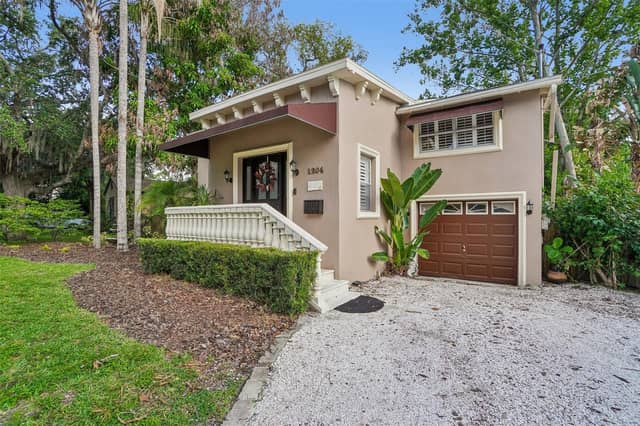 1204 E PARK CIR photo