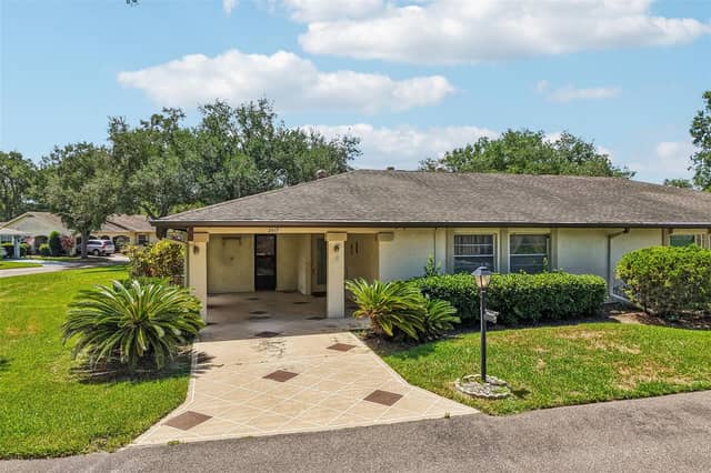 2017 HAMPSTEAD CIR photo