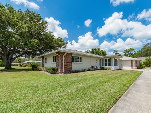 1009 QUEEN ANNE DR #B photo