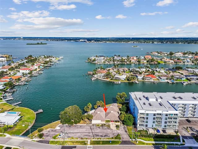 425 ISLAND WAY photo