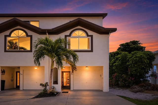 367 MADEIRA CIR photo