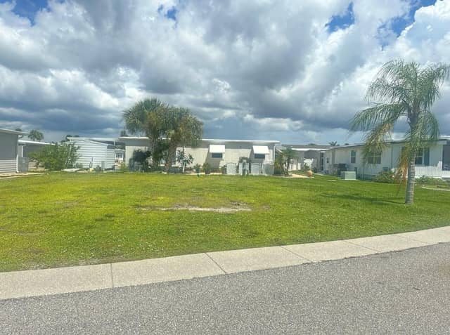 5881 SUNFLOWER RD photo