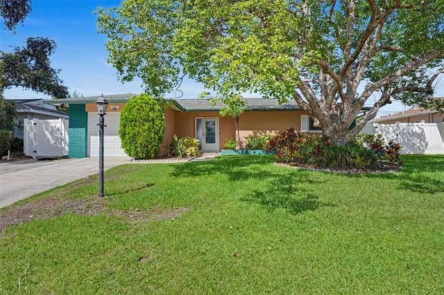 2061 FAIR OAK DR photo