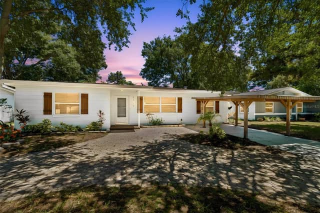1555 MAGNOLIA DR photo