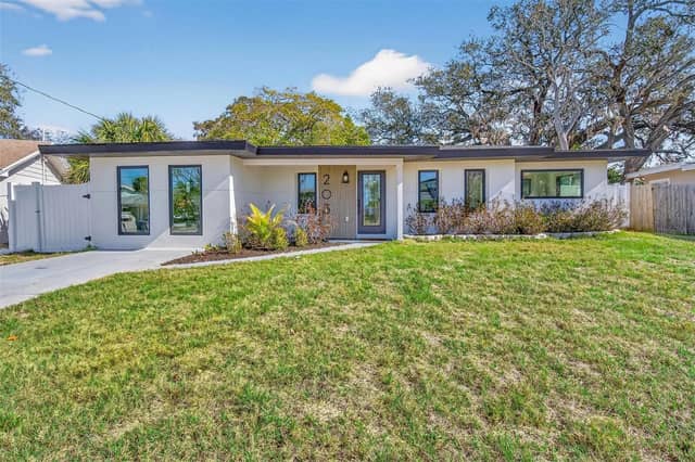 203 DRIFTWOOD DR W photo