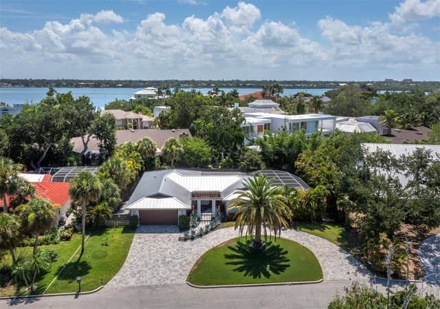 622 TROPICAL CIR photo