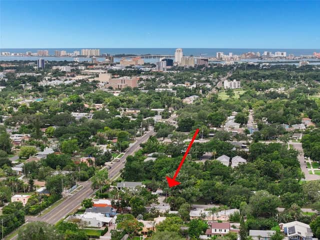 210 EDGEWOOD AVE photo