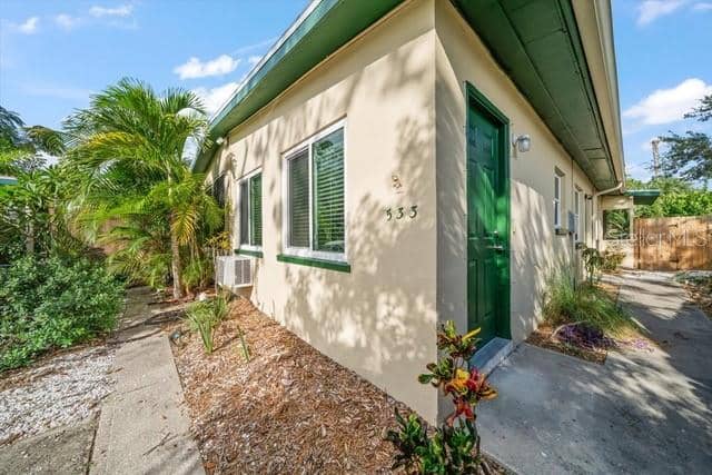 533 YELVINGTON AVE photo