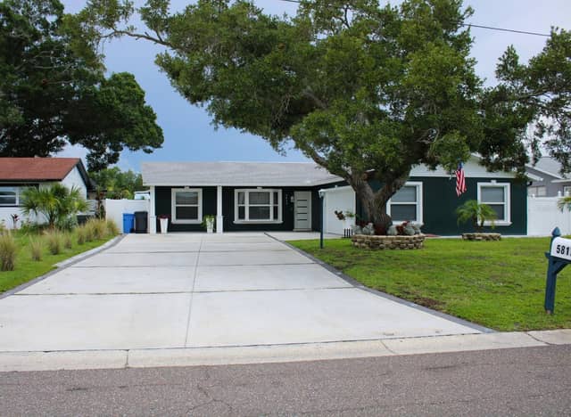 5817 TAMPA SHORES BLVD photo