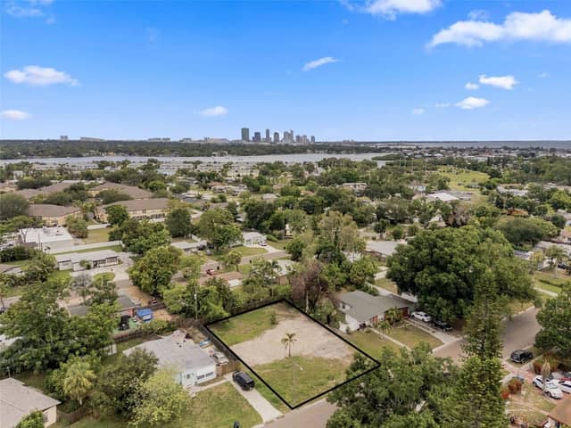 3963 NEPTUNE DR SE photo