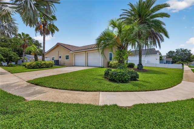 4831 BLUE JAY CIR photo