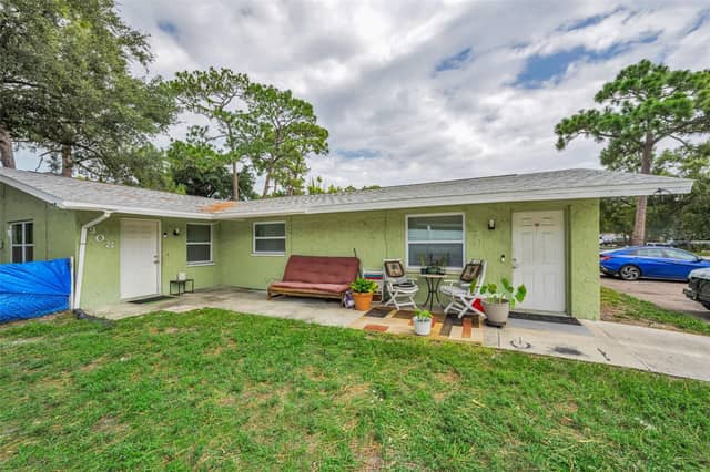 906/908 LAKE PALMS DR photo