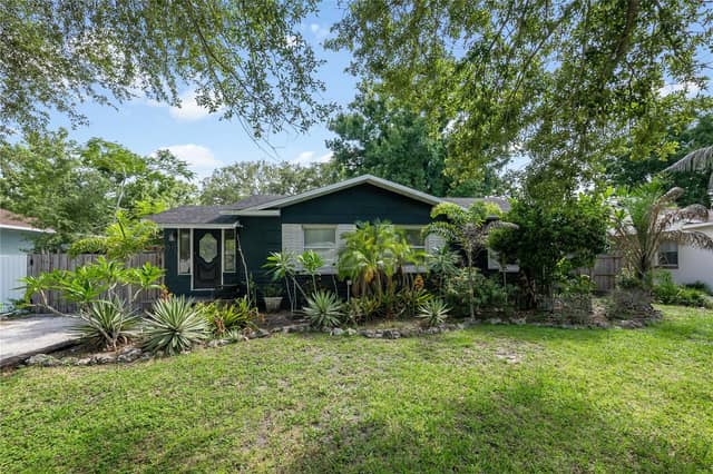 1010 W BERRY AVE photo