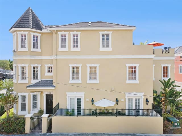 2402 VICTORIA GARDENS LN photo