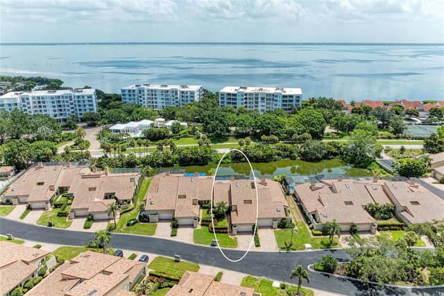 2350 HARBOUR OAKS DR photo