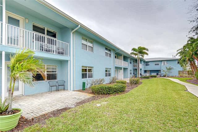 300 VENETIAN DR #2 photo