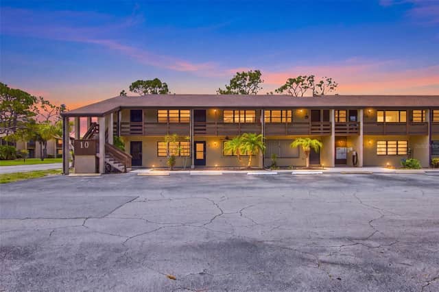 10 QUAILS RUN BLVD #8 photo