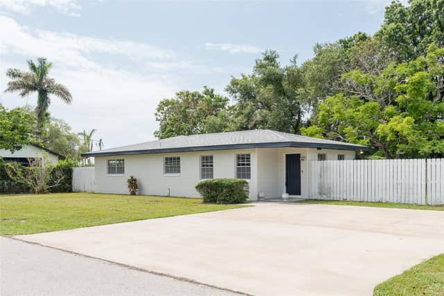 2421 LINSEY ST photo