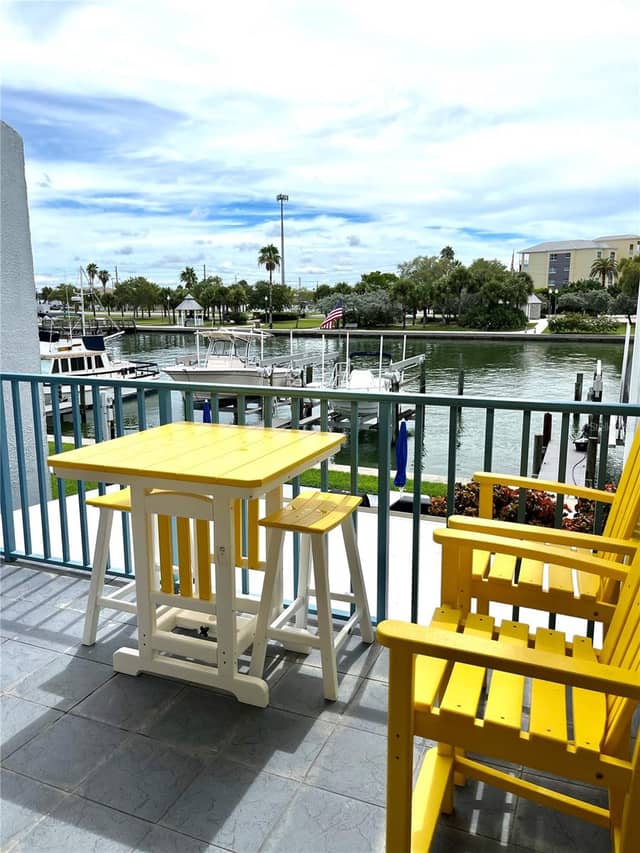 315 MEDALLION BLVD #H photo