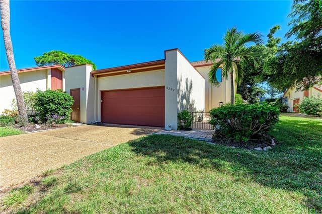 6207 COURTSIDE DR #23 photo