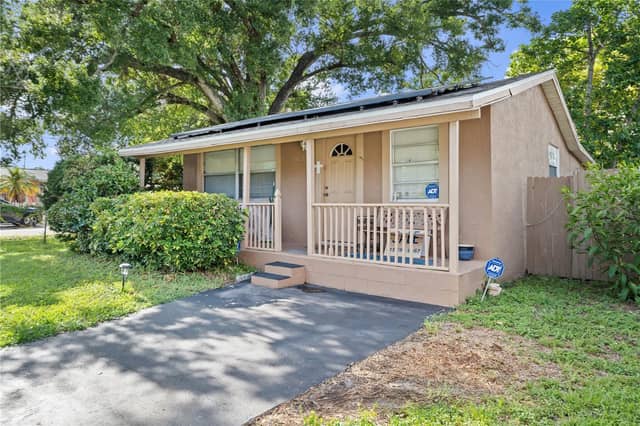2615 W COMANCHE AVE photo