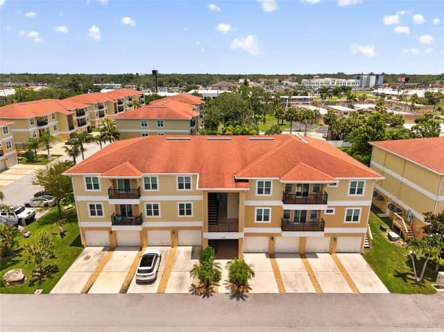 6420 BANYAN BLVD #201 photo