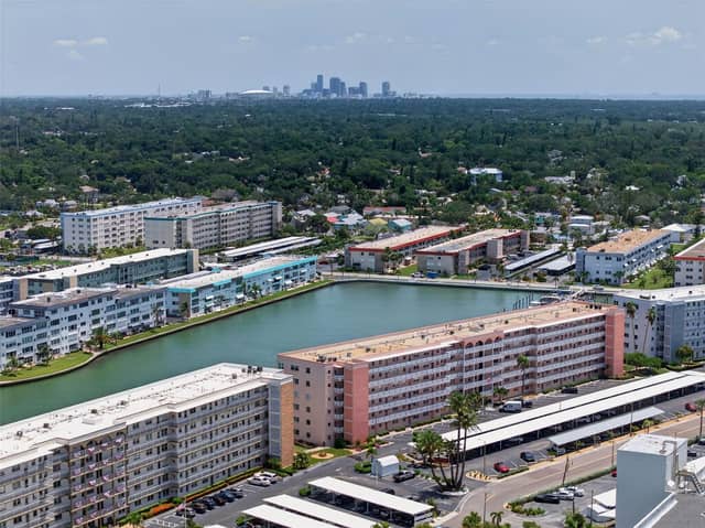 6025 SHORE BLVD S #602 photo
