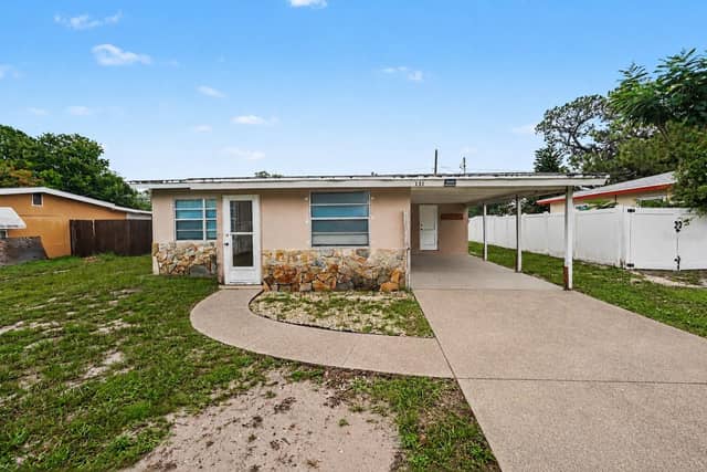 131 EMERALD LN photo