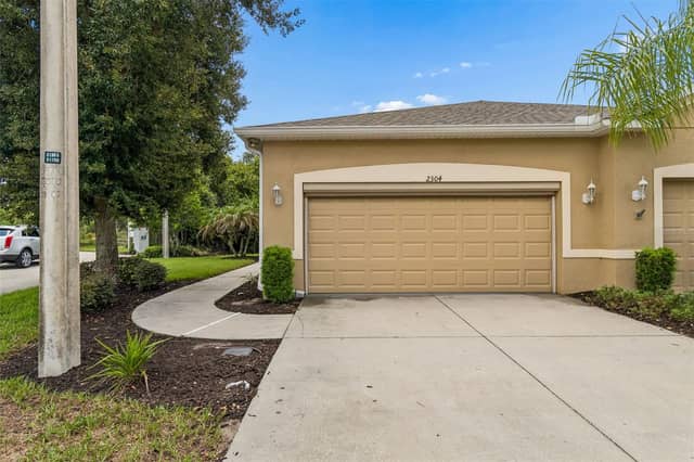 2304 OAKLEY GREEN DR #61 photo