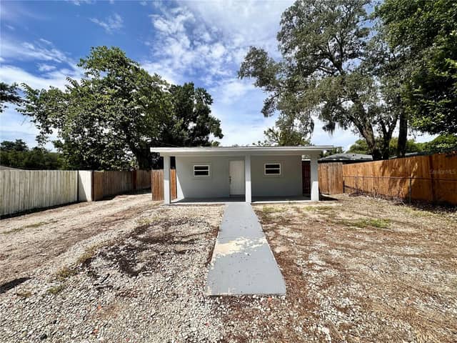 8906 N ALBANY AVE photo