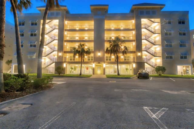 260 HIDDEN BAY DR #402 photo