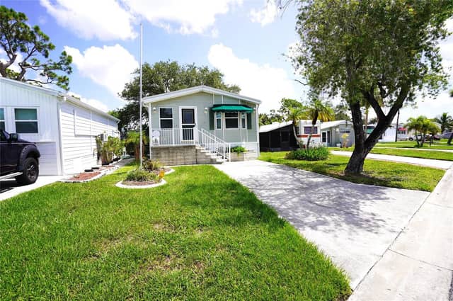 125 BROOKSHIRE DR photo
